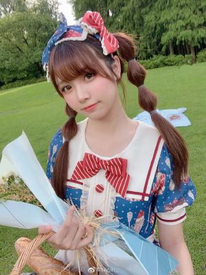 [Image] What do you do when she comes to a picnic in such clothes ww-绅士COS