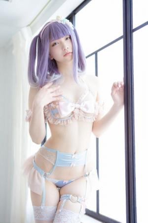 There is a nature to kill the virgin, and the beautiful girl image which came  moe lingerie!