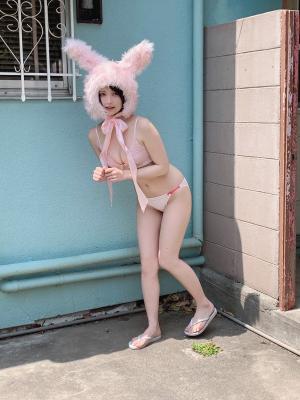 【Image】Ww (Amagi-sama) where a girl who is cosplaying an erotic rabbit is sunbathing-写真套图